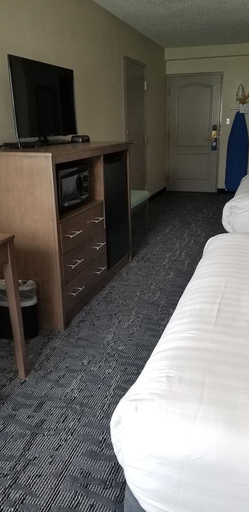 Baymont By Wyndham Des Moines North Hotell Eksteriør bilde