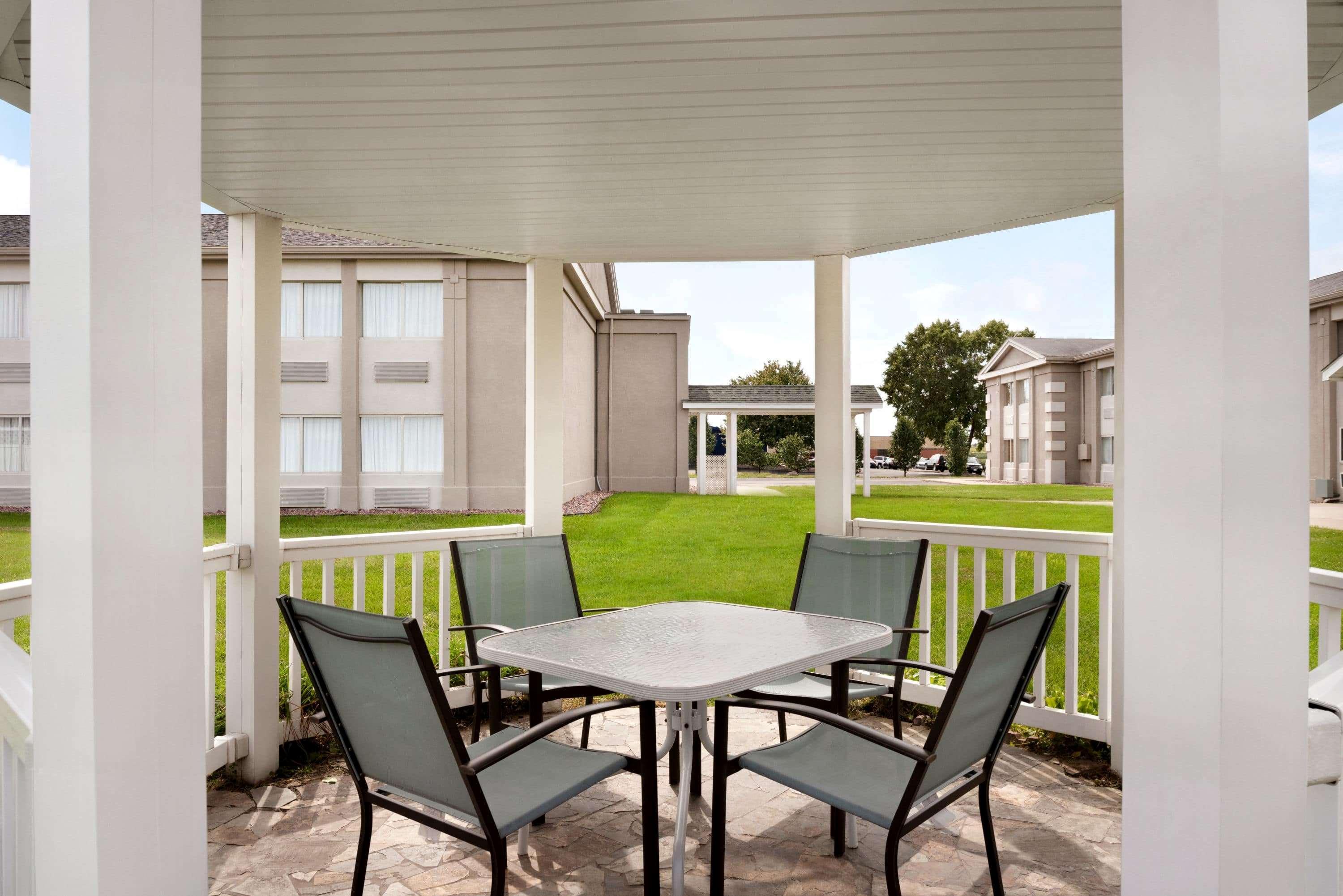 Baymont By Wyndham Des Moines North Hotell Eksteriør bilde