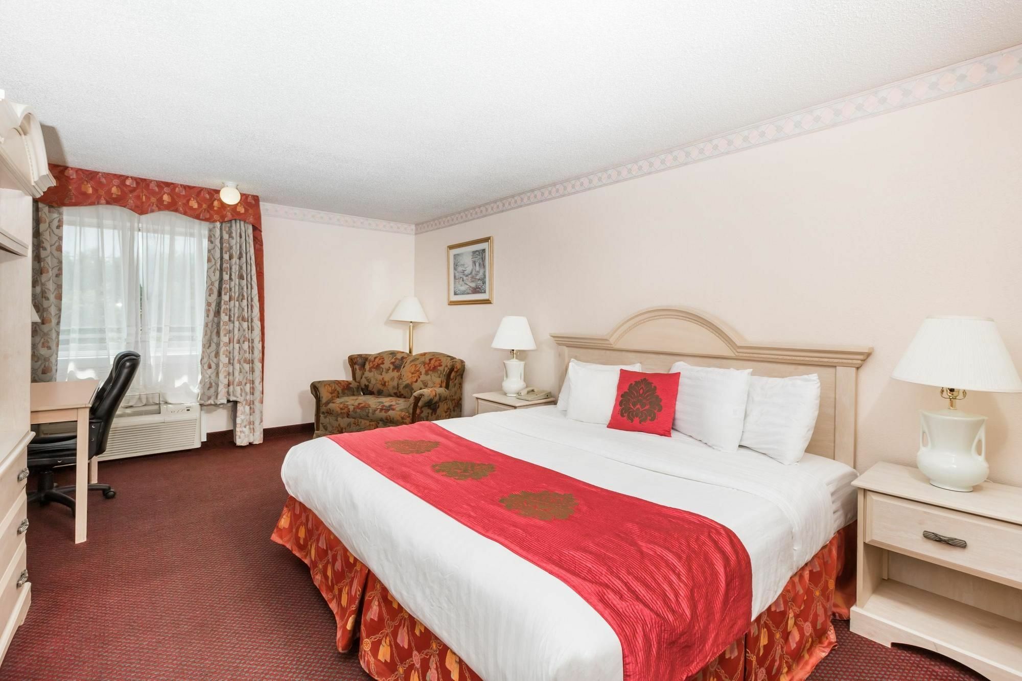 Baymont By Wyndham Des Moines North Hotell Eksteriør bilde
